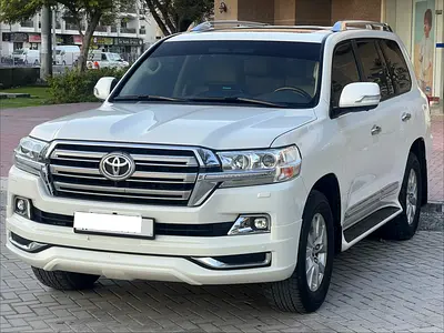 Toyota Land Cruiser GXR 2016 - GCC Specs - Perfect Condition