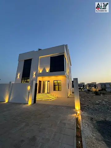 فيلا فاخرة 3 طوابق زاوية | 7 ماستر + مصعد | 6,009 قدم² | الزاهية عجمان