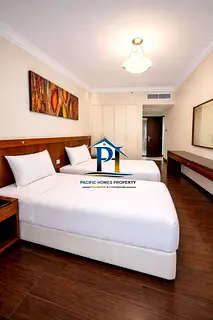 Modern &amp; LUXURY 2 Bedroom Fully Furnished with 2 Baths Gym Pool And Covered Parking