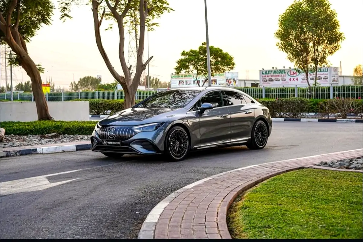 Mercedes-Benz EQE 2022 — photo 1 of 10