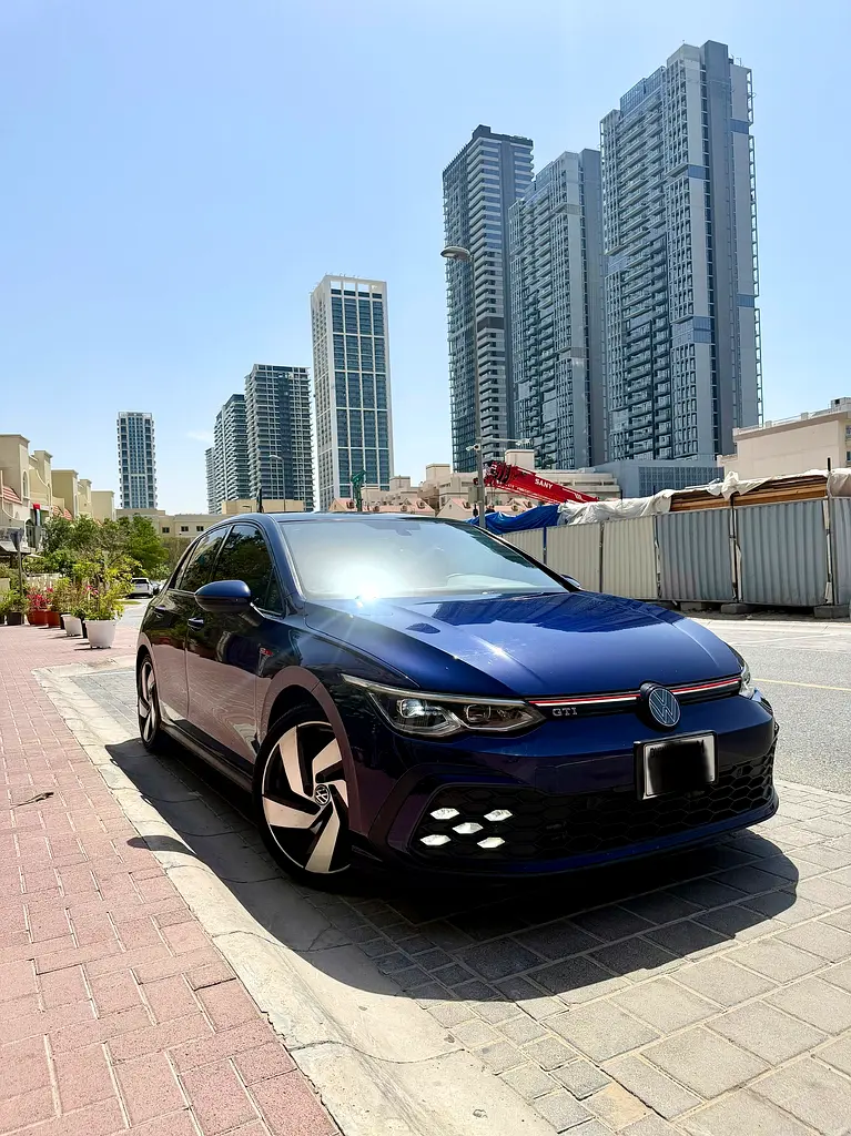 Volkswagen Golf 2022 — photo 1 of 10