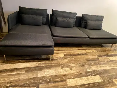 Modern L- shaped sectional sofa in gray fabric