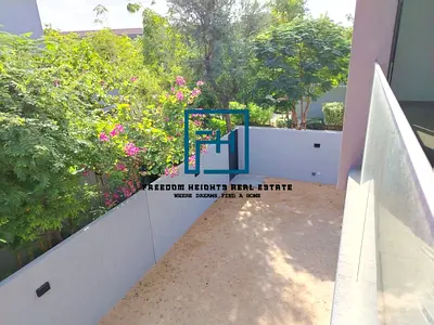 4-Bedroom Corner Townhouse - Majlis - Freehold