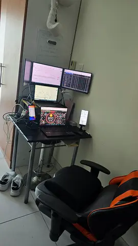 Computer screens, trading triple monitors