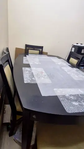 6 seater Dinning table