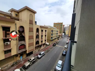 غرفتين وصالة في النعيمية 1 أول ساكن قريب من مدرسة الحكمة، 2 حمام وبلكونة وإطلالة مفتوحة، خزائن وتكييف مركزي.