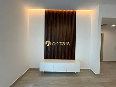 شقة حديثة بغرفة نوم واحدة | ذا إيست كريست JVC | شرفة وإطلالة على وسط المدينة