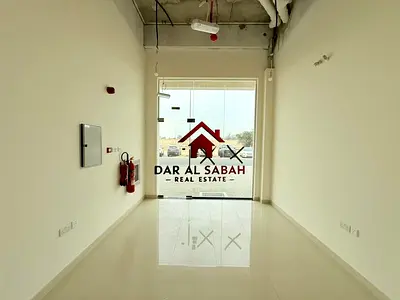 1 month free/6 cheque payment/deposit cash/brand new shop/ready to move!