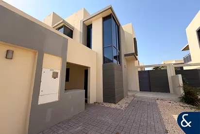 4 bedroom | Maple Villa 2E | Now Available