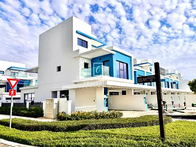 Ready | 5BR Corner TH + Maid Near Amenities