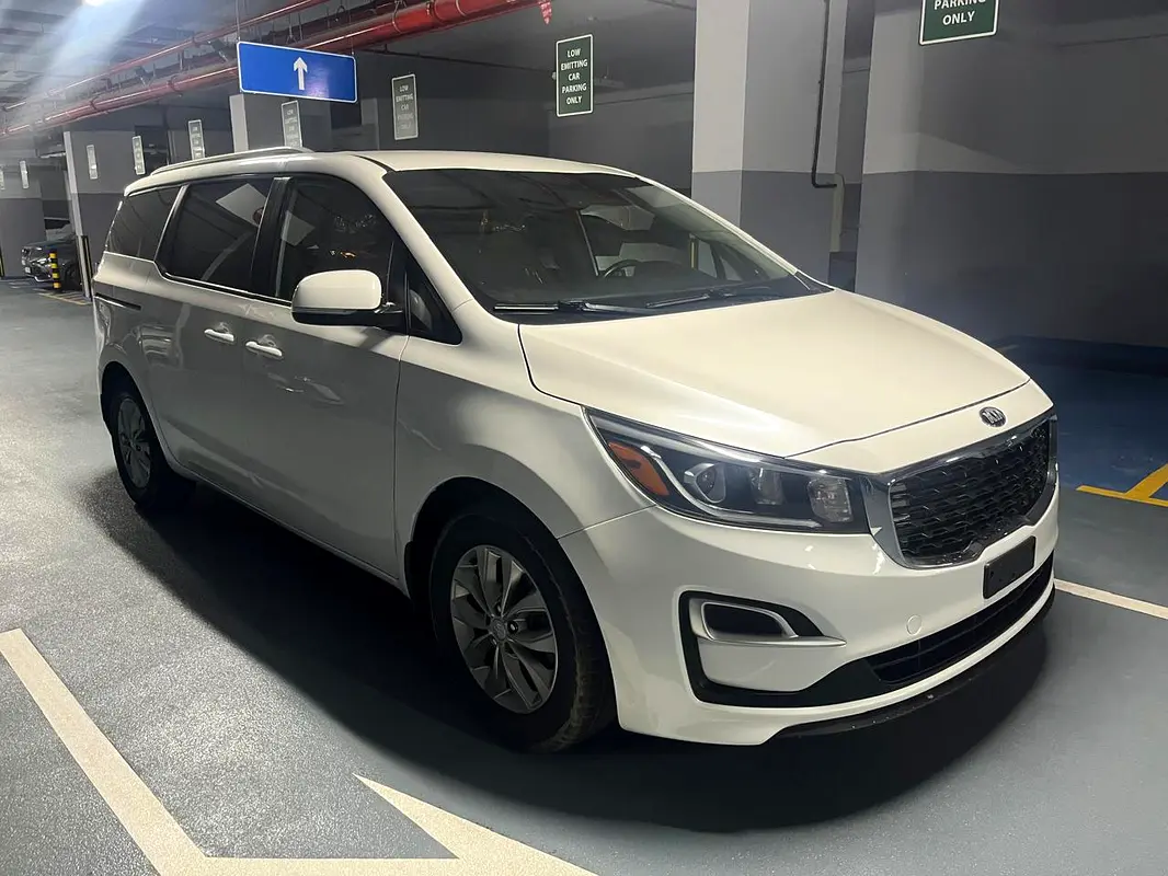 Kia Sedona 2020 — photo 1 of 14