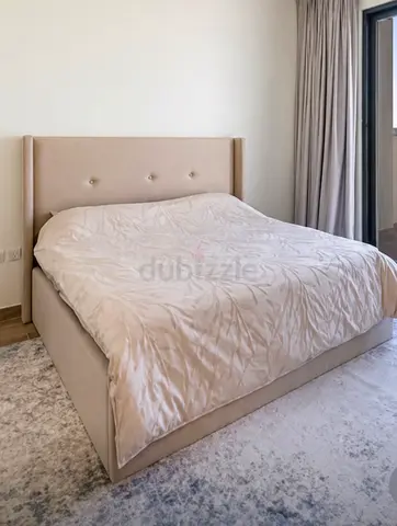 Selling 3 beautiful Beds: 200x 180 cm and Three Quarter