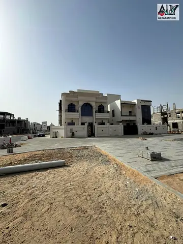امتلك فيلا زاوية بتصميم كلاسيكي، بواجهة أمامية بطول 20 متراً، وطابقين وسقف، بسعر يشمل رسوم التسجيل والتملك.