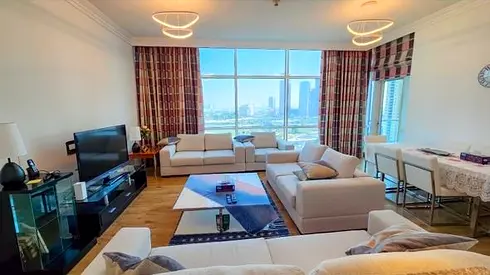 VACANT Distress! Upgraded! Golf VIew!