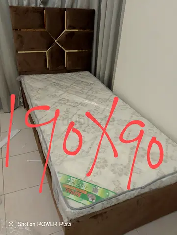 Single bed with upholstered headboard and mattress (90x190cm)