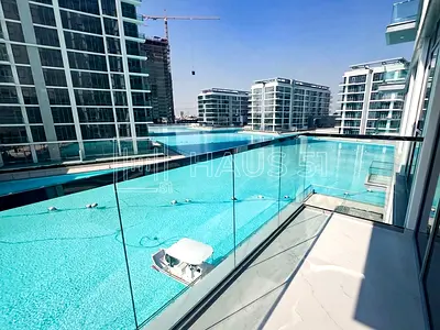 إطلالة على المسبح والبحيرة | شقة بغرفتي نوم | شرفة | مساكن 13، المنطقة الأولى