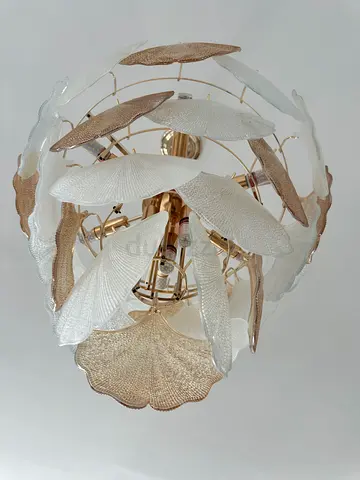 Luxury Glass Leaf Chandelier – Premium Design – Excellent Conditio two sets available