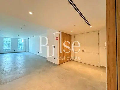 Premium Upgraded 3BR | Courtyard Facing
