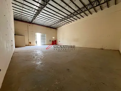 Brand New Warehouse3200 ground 18 Kva 3 Phase Electricty For Rent In um dera