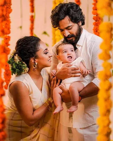 BOOK YOUR PHOTOSESSION NOW WITH LOWEST CHARGES!!