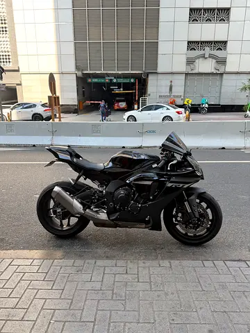 YZF Yamaha R1 2024