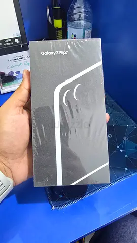 Samsung Z Flip 7 - 256GB TDRA - Brand New