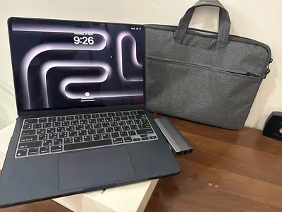 MacBook Air M2 13.6” 100% Battery Full Set Like New