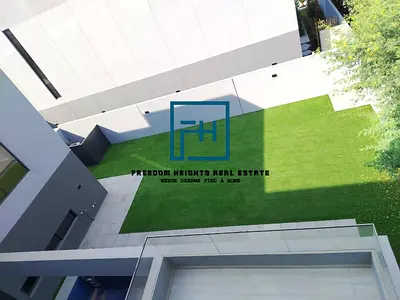 Stunning 5 Bedroom Signature Villa - Freehold
