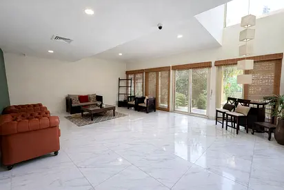 Large Layout | Well Kept | Bright & Spacious