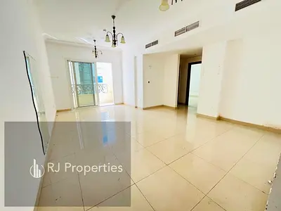 LUXURY AND VERY SPACIOUS 2BHK WITH BOTH MASTER BEDROOM WITH WARDROBE WITH BALCONY PARKING LIKE BRAND NEW BALDING JUST 52K