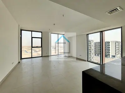 Ready to move in High Floor 2BR Apt with Store