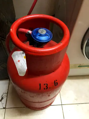 13.6kg LPG Gas Cylinder (Used) with Regulator