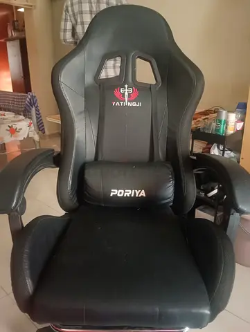Black Poriya Gaming/Office Chair - Good Condition