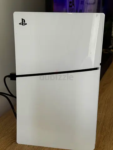 PS5 Slim (Like New)