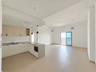 MODERN AND BRIGHT | SPACIOUS | ROAD VIEW