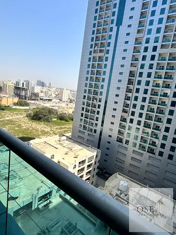 One-bedroom apartment with a living room, fully furnished, with parking, at the lowest cash price.