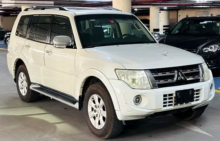 2012 MITSUBISHI PAJERO GLS TOP OPTION GCC SPECS IN EXCELLENT CONDITION