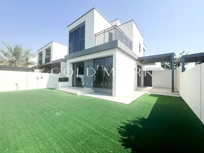 Single row | Pool view | Well maintained