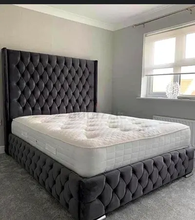 Queen Size Tufted Velvet Bed Frame with Headboard
