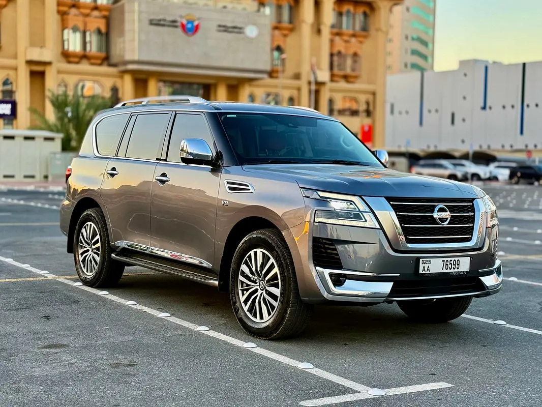 Nissan Patrol 2021 — photo 1 of 10