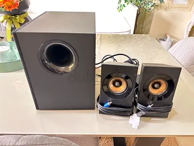 Logitech Z533 2.1 Multimedia Speaker System with Subwoofer