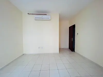 Hot Offer | 2-BHK | 2 Bath | Close to Park | Split AC | Prime📍Location | Family Bldg