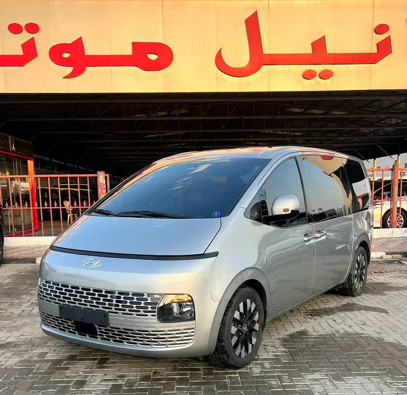 Hyundai Staria 2022 — photo 1 of 11