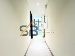 Elegant 1BHK|Close to World trade Metro|All Amenities|5minutes from Conrad|