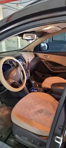 Hyundai grand santa fe 2017 for urgent sale