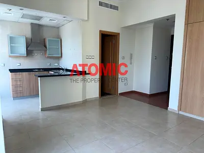 CHILLER FREE ! LARGE STUDIO ! NEAR BEACH AND METRO