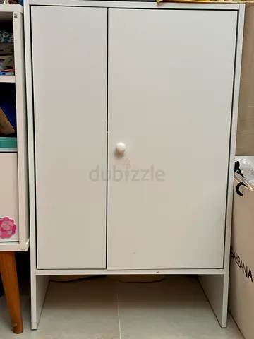 White Wooden Cabinet / Small Cabinet