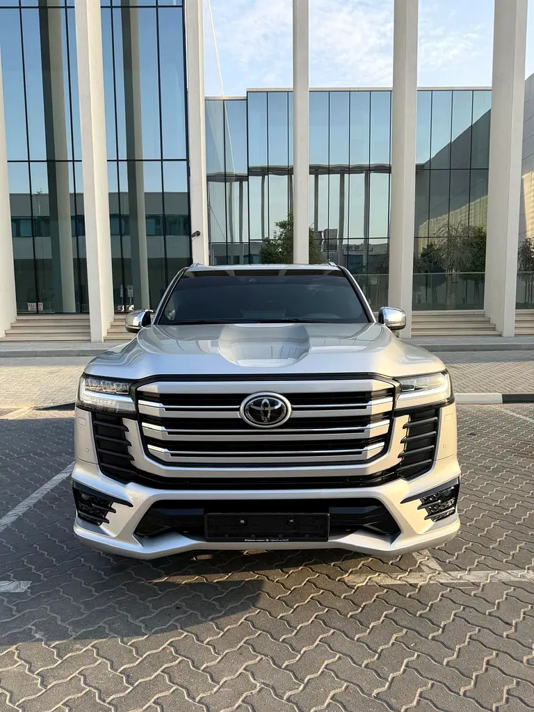 Toyota Land Cruiser 2024 — photo 1 of 20
