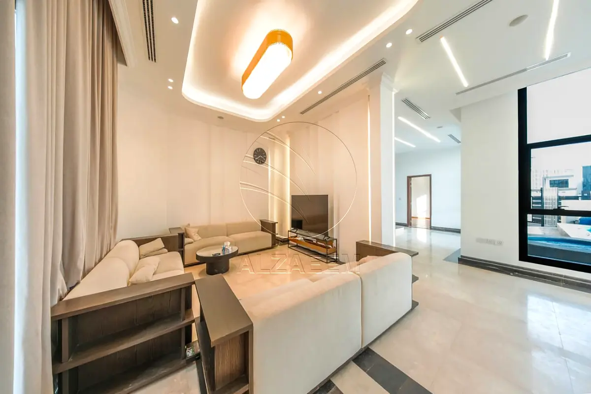 √Luxuriously Furnished |Private Pool and 2 Majlis√