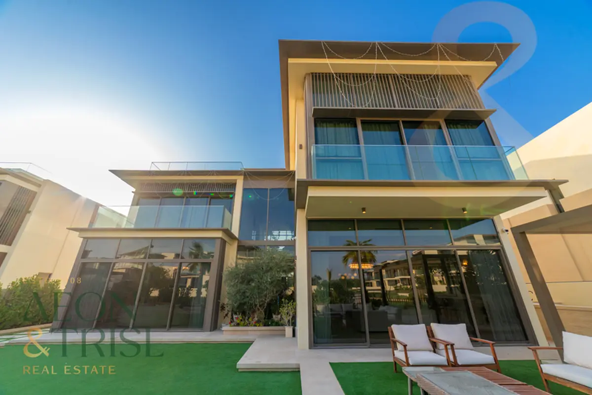 Vastu 5 Bed Villa | Landscaped | Upgraded kitchen